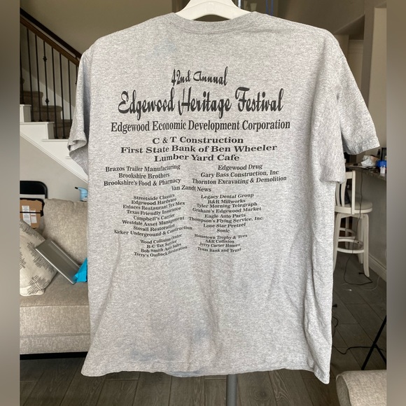 Graphic tee - Picture 2 of 3